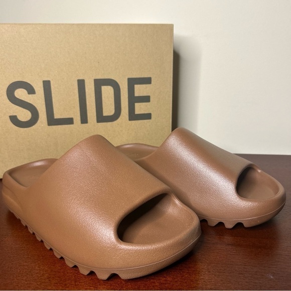 Sneakers | Yeezys, Jordans, Nikes, & Adidas sneakers for sale! - Picture 10 of 15